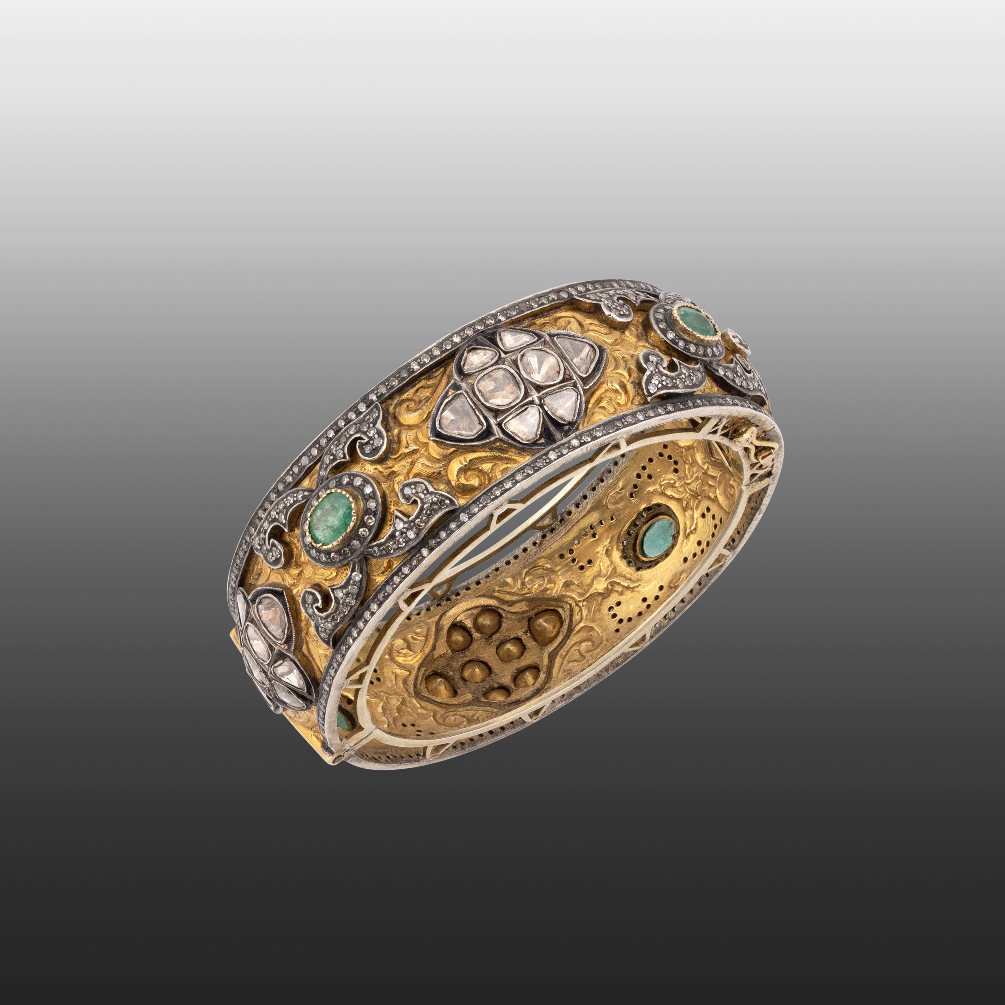 Antique Gold Engraved Bangle with Emeralds and Polkis